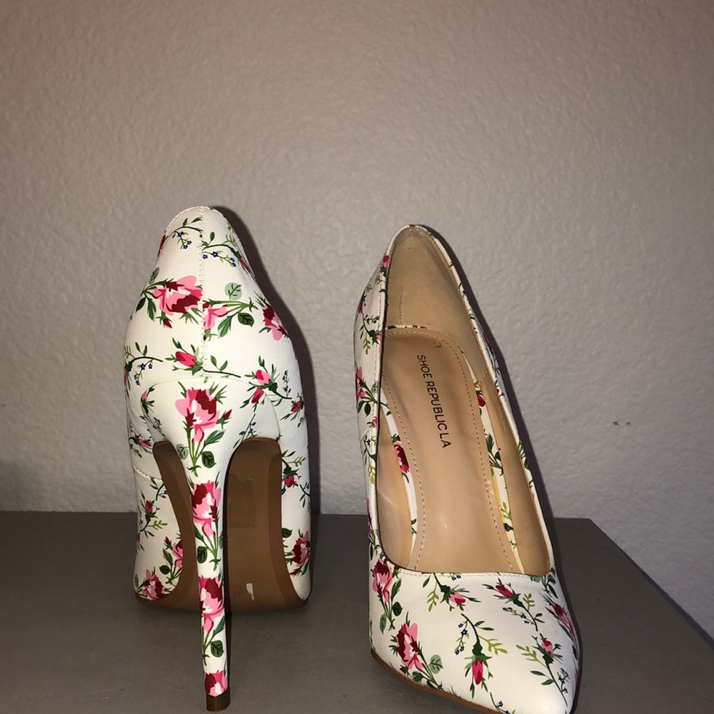 Shoe Republic Floral Heel
